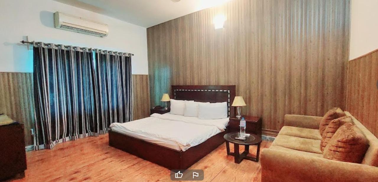 Mulberry Guest House F-10 이슬라마바드 외부 사진